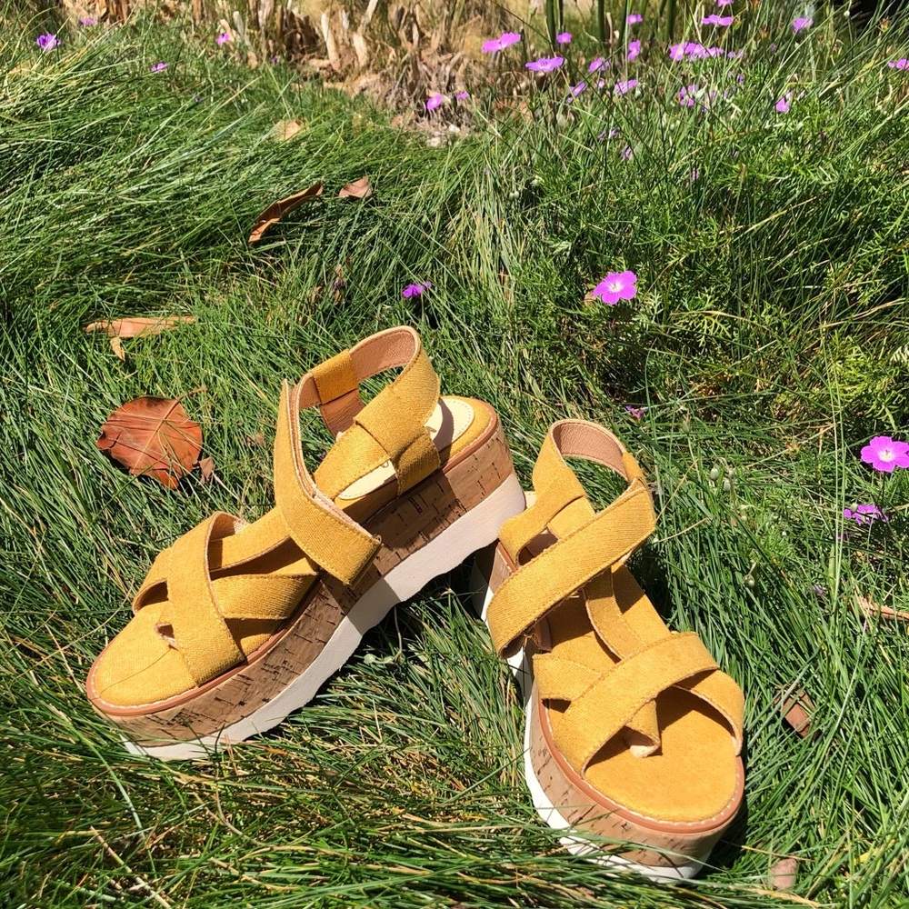 Sarah Platform Sandals Size 7.5